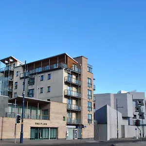 Dreamhouse Holyrood Park Apartment Edinburgh